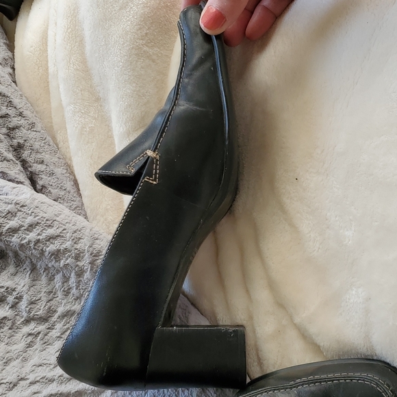 Shoes - Picture 2 of 3